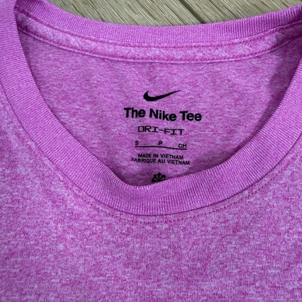 Nike Dri-Fit Short Sleeve Tee Purple Women’s Small
